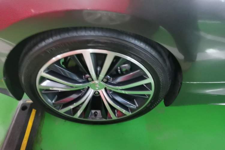 Used Infiniti Q60 2019 2.0T Luxury Edition Right Rear Wheel Hub
