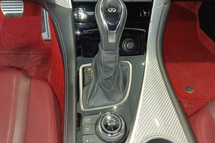 Used Infiniti Q60 2019 S 2.0T Luxury Sport Edition Gear Lever