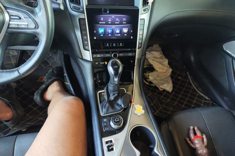 Used Infiniti Q60 2019 2.0T Luxury Edition Audio And AC Panel