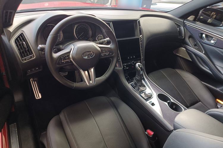 Used Infiniti Q60 2019 S 2.0T Luxury Sport Edition Center Console