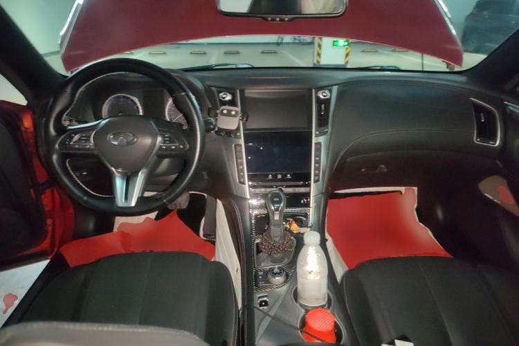 Used Infiniti Q60 2019 2.0T Luxury Edition Center Console
