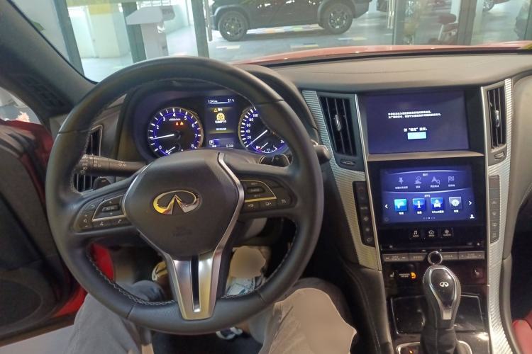 Used Infiniti Q60 2019 S 2.0T Luxury Sport Edition Center Console
