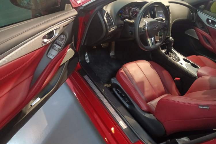 Used Infiniti Q60 2019 S 2.0T Luxury Sport Edition Driver Seat