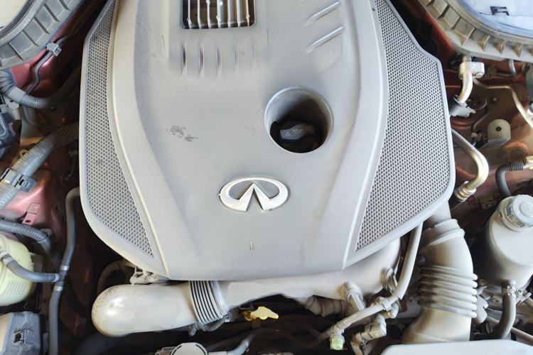 Used Infiniti Q60 2019 2.0T Luxury Edition Engine Bay