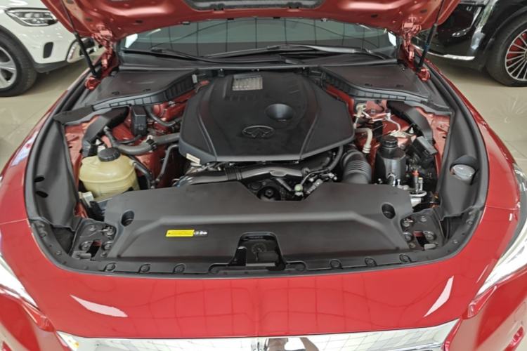 Used Infiniti Q60 2019 2.0T Luxury Edition Engine Bay