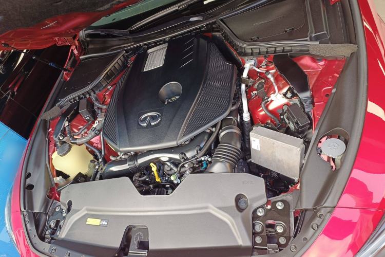 Used Infiniti Q60 2019 S 2.0T Luxury Sport Edition Engine Bay