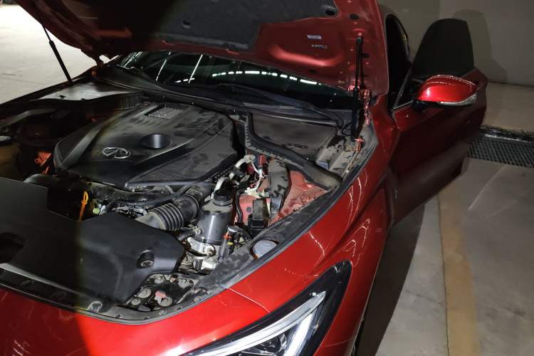 Used Infiniti Q60 2019 2.0T Luxury Edition Engine Bay Left