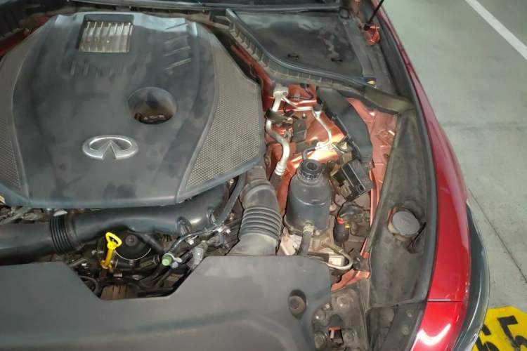 Used Infiniti Q60 2019 2.0T Luxury Edition Engine Bay Left