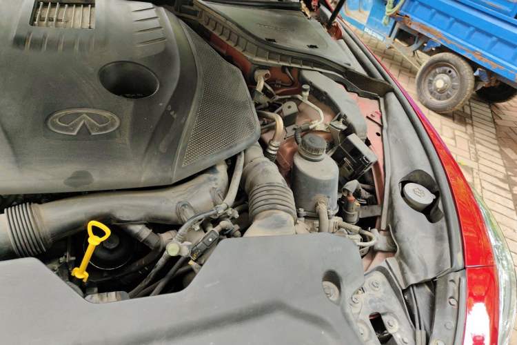 Used Infiniti Q60 2019 2.0T Luxury Edition Engine Bay Left