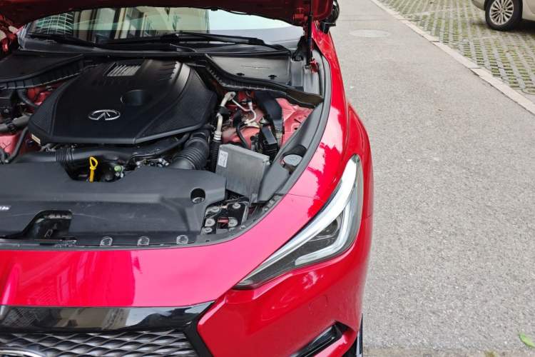 Used Infiniti Q60 2019 S 2.0T Luxury Sport Edition Engine Bay Left