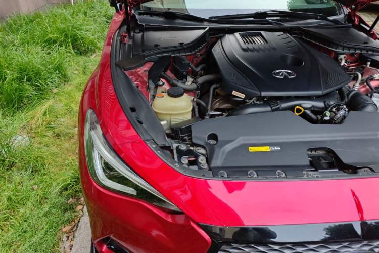 Used Infiniti Q60 2019 S 2.0T Luxury Sport Edition Engine Bay Right