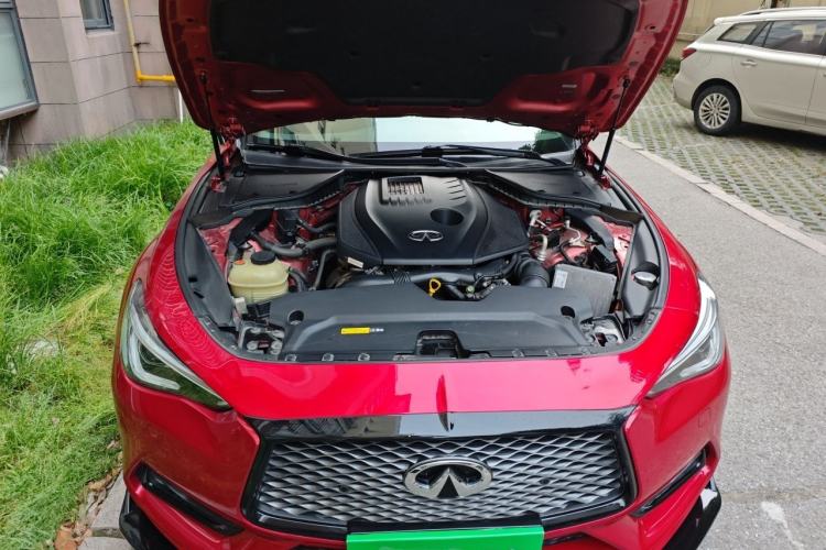 Used Infiniti Q60 2019 S 2.0T Luxury Sport Edition Engine Bay