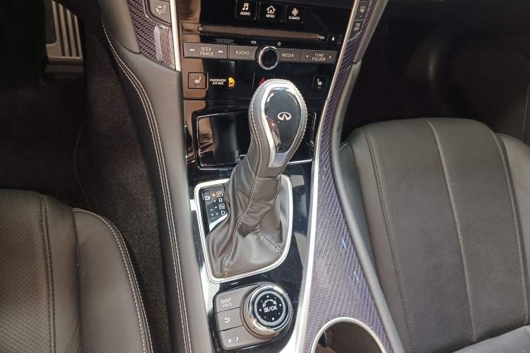 Used Infiniti Q60 2019 S 2.0T Luxury Sport Edition Gear Lever