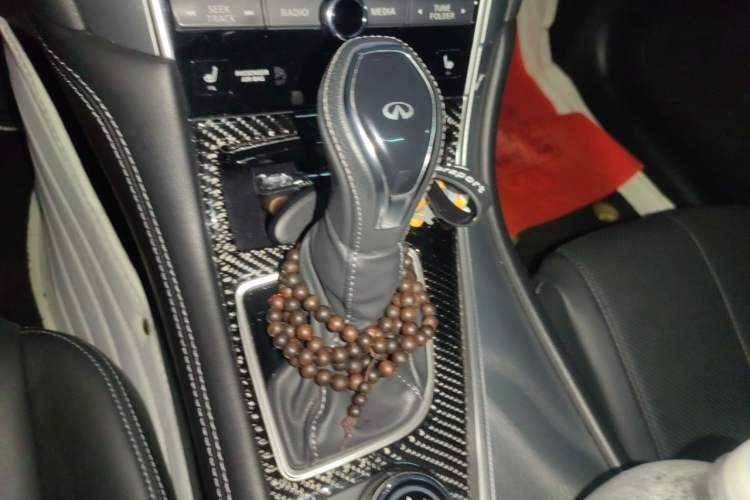 Used Infiniti Q60 2019 2.0T Luxury Edition Gear Lever