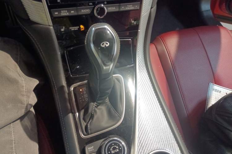 Used Infiniti Q60 2019 S 2.0T Luxury Sport Edition Gear Lever