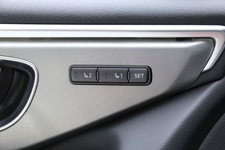 Used Infiniti Q60 2019 2.0T Luxury Edition Interior 1