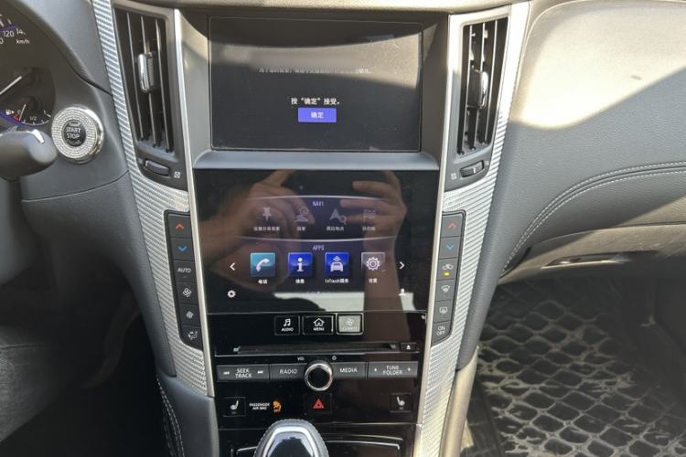 Used Infiniti Q60 2019 S 2.0T Luxury Sport Edition Interior 2
