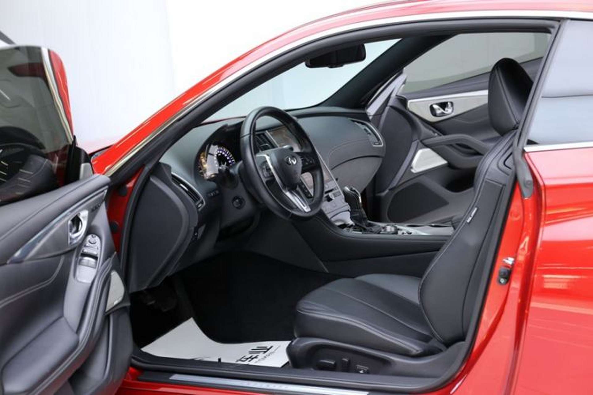 Used Infiniti Q60 2019 2.0T Luxury Edition Interior 2
