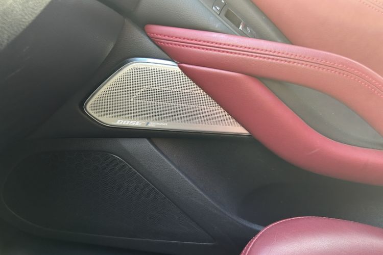 Used Infiniti Q60 2019 S 2.0T Luxury Sport Edition Interior 4