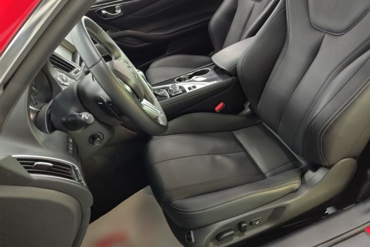Used Infiniti Q60 2019 S 2.0T Luxury Sport Edition Left Front Seat