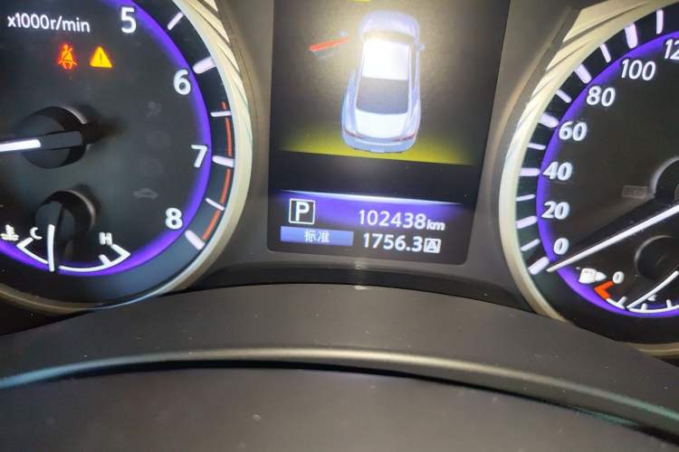 Used Infiniti Q60 2019 2.0T Luxury Edition Odometer Close Up