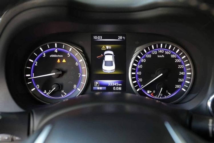 Used Infiniti Q60 2019 2.0T Luxury Edition Odometer Close Up