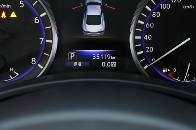 Used Infiniti Q60 2019 2.0T Luxury Edition Odometer Close Up