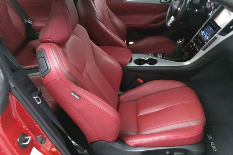 Used Infiniti Q60 2019 S 2.0T Luxury Sport Edition Right Front Seat
