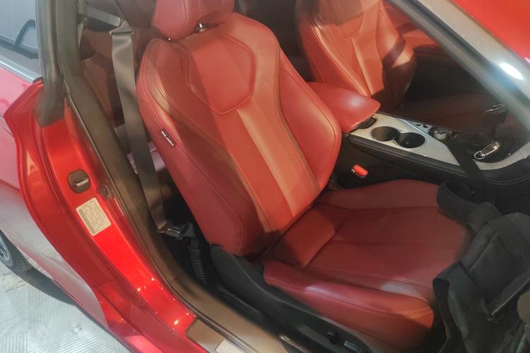 Used Infiniti Q60 2019 S 2.0T Luxury Sport Edition Right Front Seat