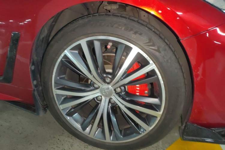 Used Infiniti Q60 2019 2.0T Luxury Edition Right Front Wheel Hub