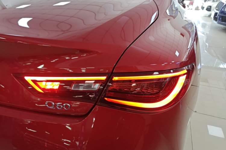 Used Infiniti Q60 2019 2.0T Luxury Edition Right Rear Taillight