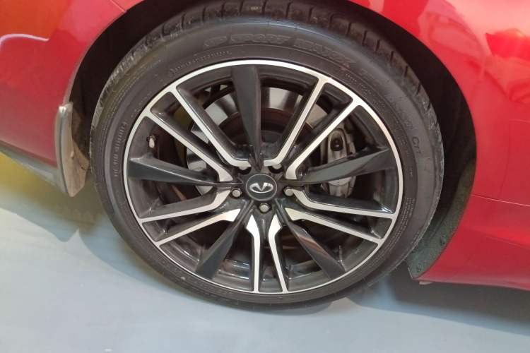 Used Infiniti Q60 2019 S 2.0T Luxury Sport Edition Right Rear Wheel Hub