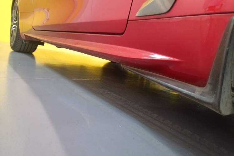 Used Infiniti Q60 2019 S 2.0T Luxury Sport Edition Right Side Sill