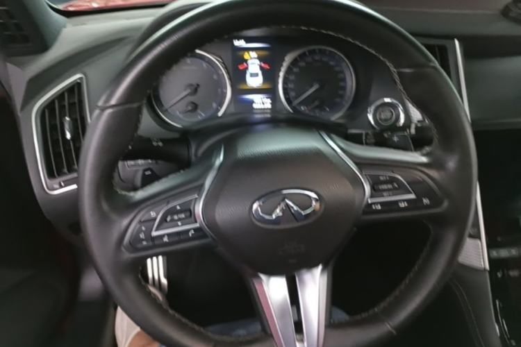 Used Infiniti Q60 2019 S 2.0T Luxury Sport Edition Steering Wheel