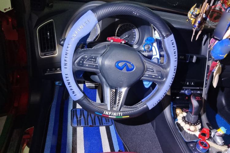 Used Infiniti Q60 2019 S 2.0T Luxury Sport Edition Steering Wheel