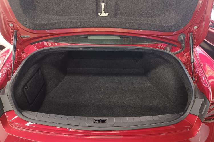 Used Infiniti Q60 2019 S 2.0T Luxury Sport Edition Trunk