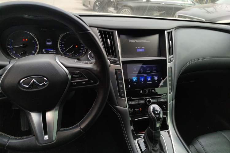 Used Infiniti Q60 2019 2.0T Luxury Edition Audio And AC Panel