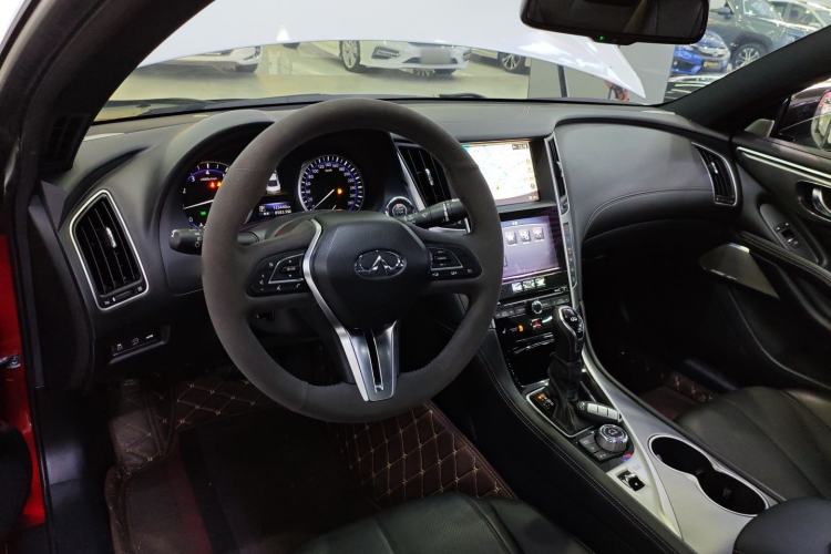 Used Infiniti Q60 2019 2.0T Luxury Edition Center Console
