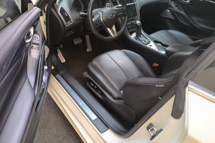 Used Infiniti Q60 2019 S 2.0T Luxury Sport Edition Driver Seat