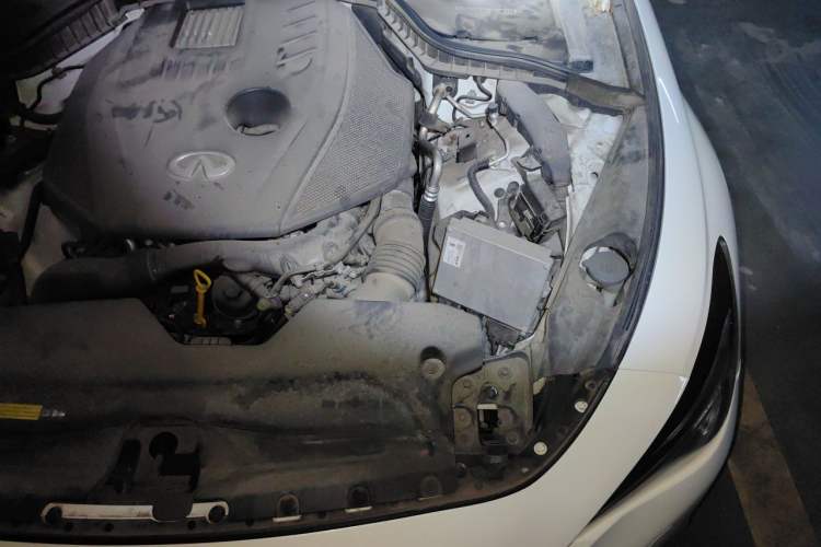 Used Infiniti Q60 2019 S 2.0T Luxury Sport Edition Engine Bay Left