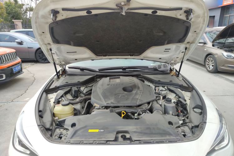 Used Infiniti Q60 2019 2.0T Luxury Edition Engine Bay