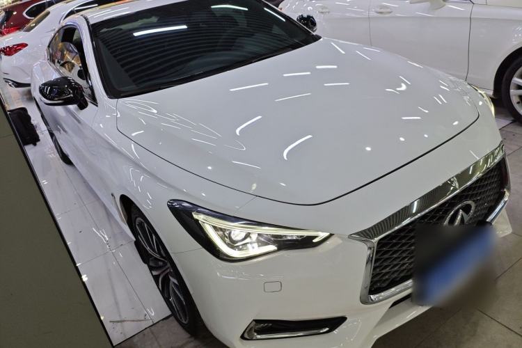 Used Infiniti Q60 2019 2.0T Luxury Edition Front Right 45 Deg