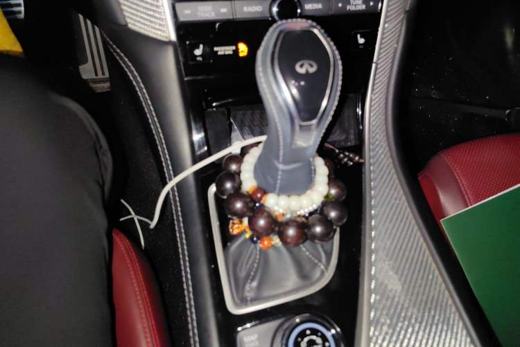 Used Infiniti Q60 2019 S 2.0T Luxury Sport Edition Gear Lever