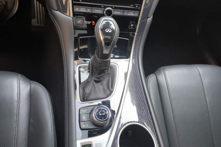 Used Infiniti Q60 2019 S 2.0T Luxury Sport Edition Gear Lever
