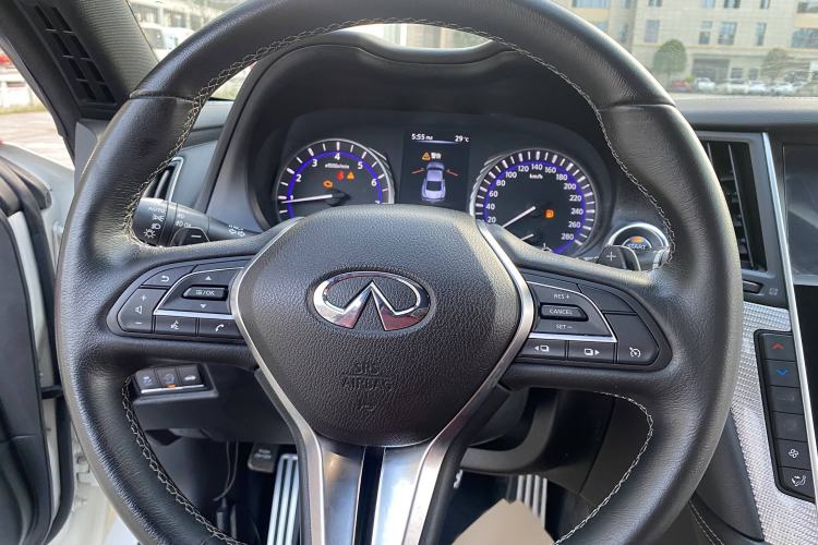 Used Infiniti Q60 2019 S 2.0T Luxury Sport Edition Interior 10