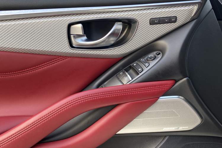 Used Infiniti Q60 2019 S 2.0T Luxury Sport Edition Interior 3