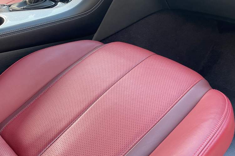 Used Infiniti Q60 2019 S 2.0T Luxury Sport Edition Interior 4