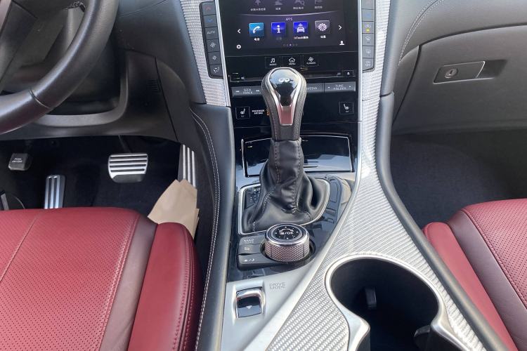 Used Infiniti Q60 2019 S 2.0T Luxury Sport Edition Interior 9
