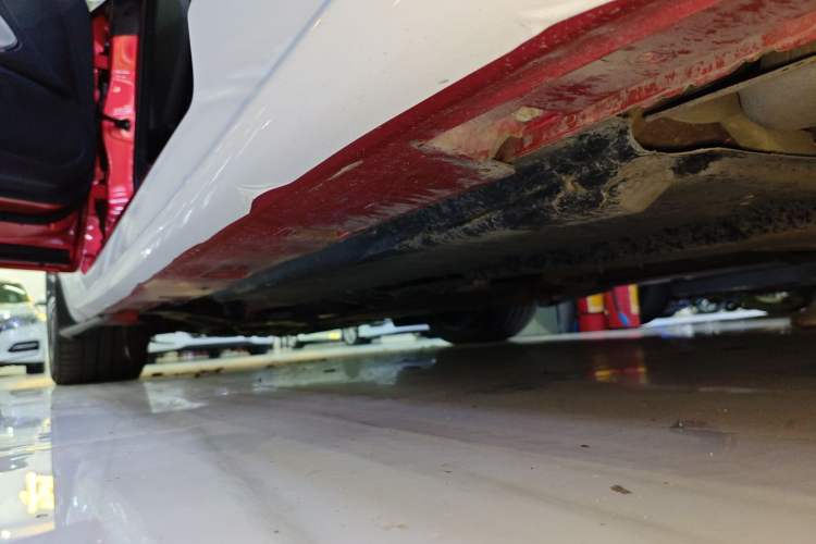 Used Infiniti Q60 2019 2.0T Luxury Edition Left Side Sill
