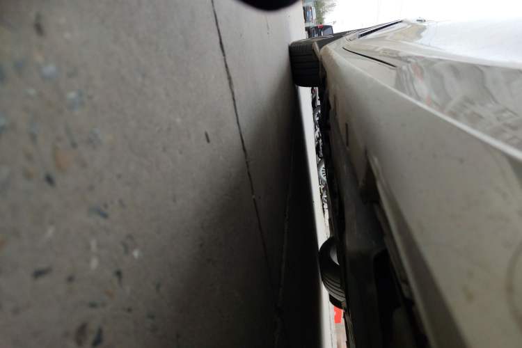 Used Infiniti Q60 2019 2.0T Luxury Edition Left Side Sill